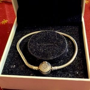 Pandora moments logo bracelet